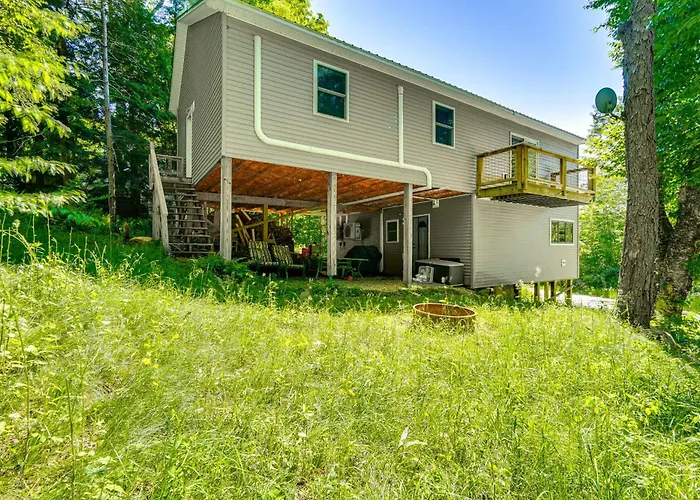 Wilmington Retreat Near Trails, Skiing & Festivals