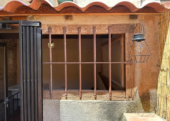 Tarraco Cathedral Cottage