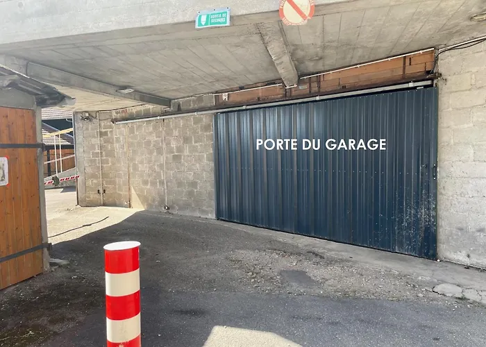 Le Clos Des Baleines 1Er Etage Avec 1 Place De Parking Privee Dans Un Garage