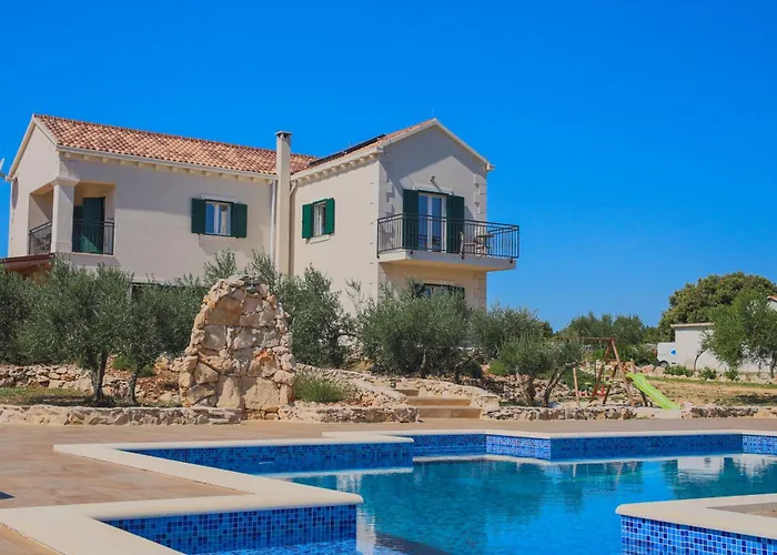 Villa Luisa Fuer Bis Zu 8 Personen Mit Pool, Klima, Grill, Tischtennis, Boccia