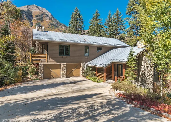 Sundance Splendor- 5-Bed Cabin Oasis With Majestic Mountain Views