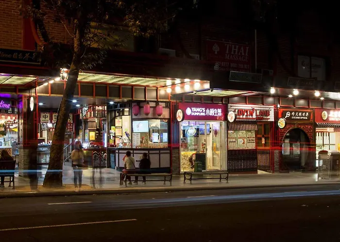 Spacious Quadruple Room - Nearby Station And Park - Close To Chinatown - Shared Bathroom