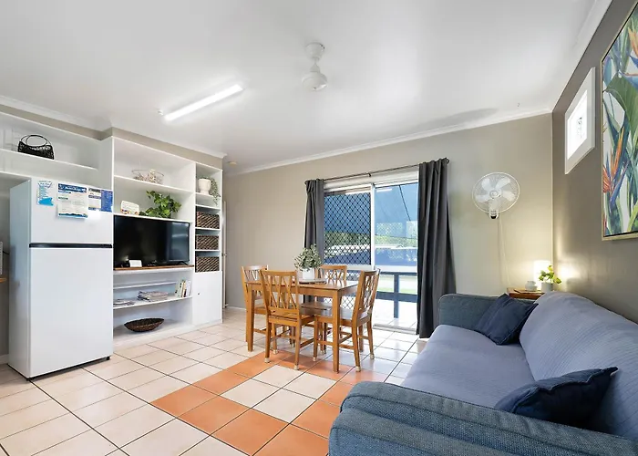 Seaforth Holiday Units