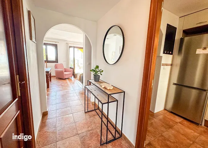 South Facing Townhouse - Direct Pool - Ann01