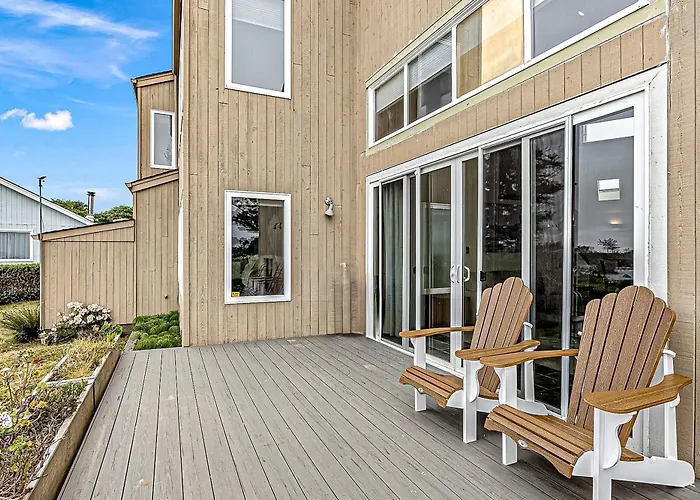 Oceanfront Oasis: Home Overlooking Pebble Beach!