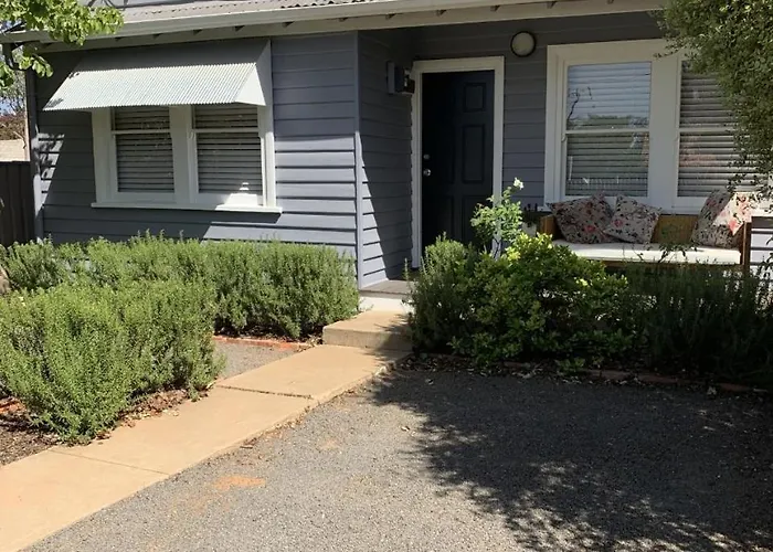 83 Magnolia Avenue