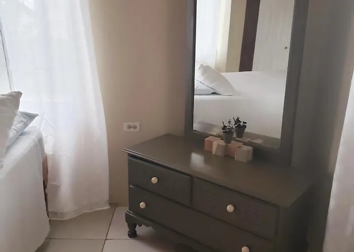 Tiny'S Place