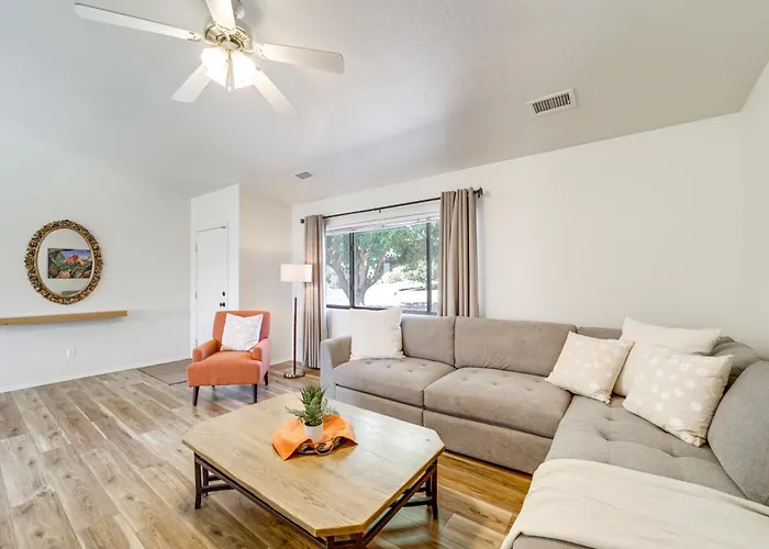 3 Mi To Old Town Cottonwood: Sunny Home W/ Bbq