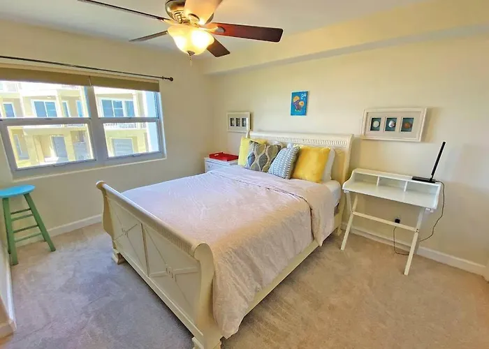 Enjoy Sunsets At Fully Equipped 2Br Condo On Beach