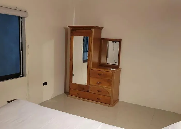 A Modern Escape"Style, Comfort, And Convenience 3 Bedroom