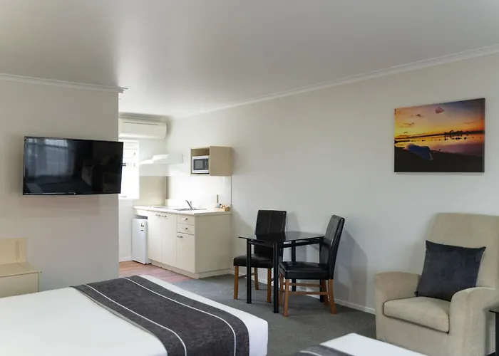 Pacific Coast Motor Lodge