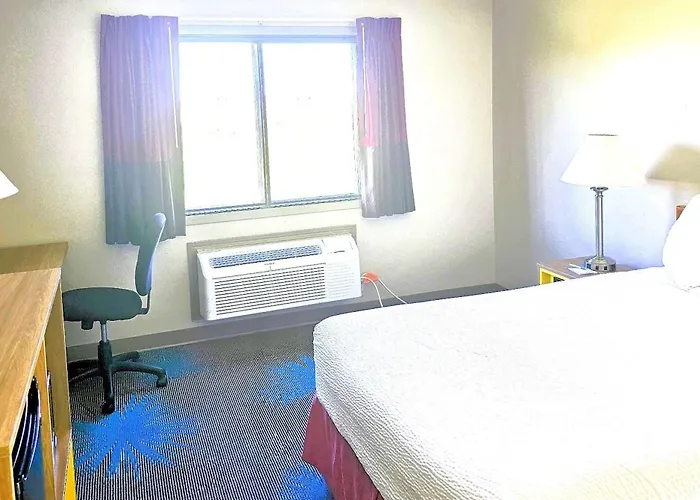 Days Inn By Wyndham North Sioux City
