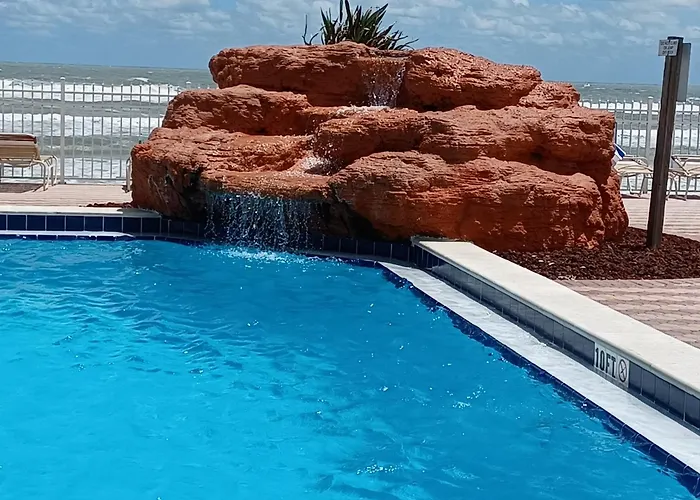 Daytona Studio Heated Pool & Ocean Views