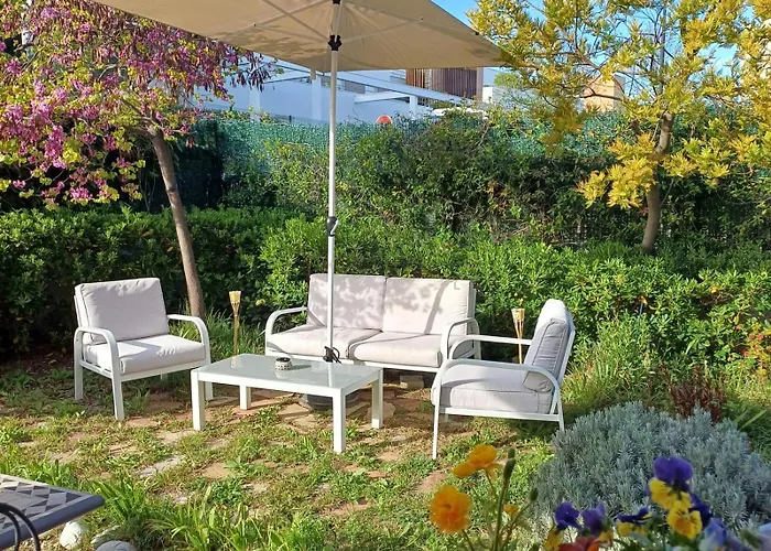 The Flower- Townhouse With Air Conditioning And Garden!