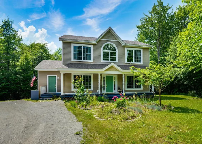 6 Mi To Mt Snow: Nature-View Home W/ Fire Pit!