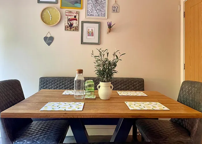 3 Bed House Near York Centre With Off Road Parking