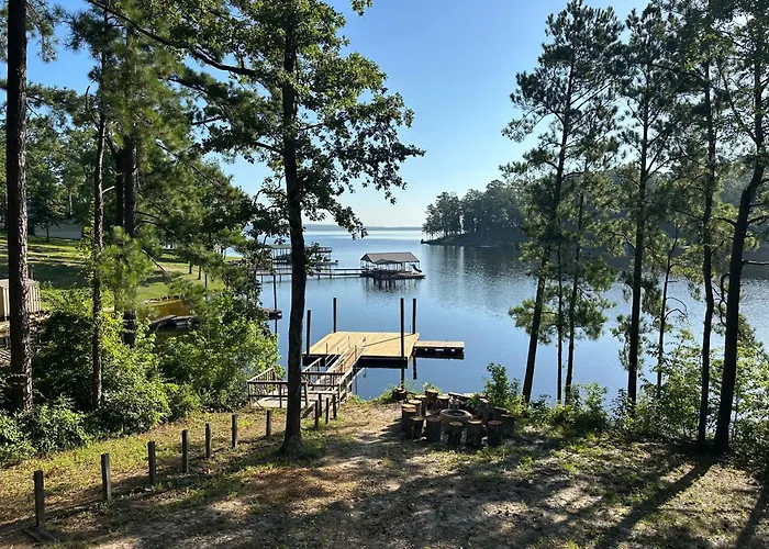 Cabin Nestled On Skiers Cove South Toledo Bend Lake 3 Bedroom-5 Beds