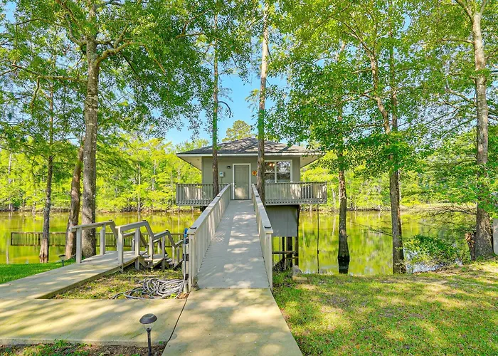 Private Boat Launch! Riverfront Jefferson Retreat