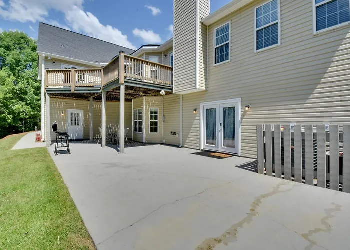Wine Trail Apt 7 Mi To Yonah Mtn! Patio & Views