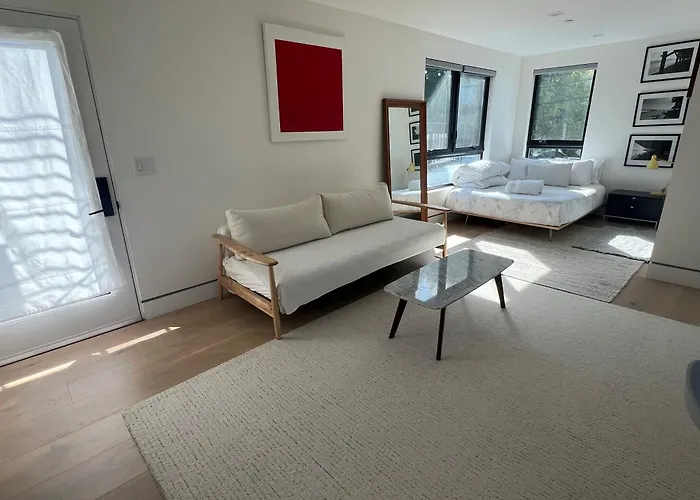 Modern Bright New Studio With Roof-Top Deck Walk To Santa Monica Beach, Freewifi, Parking