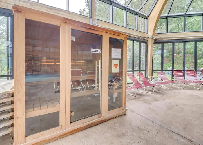 Cozy Camelback, Pocono Retreat W/ Mountain Views!