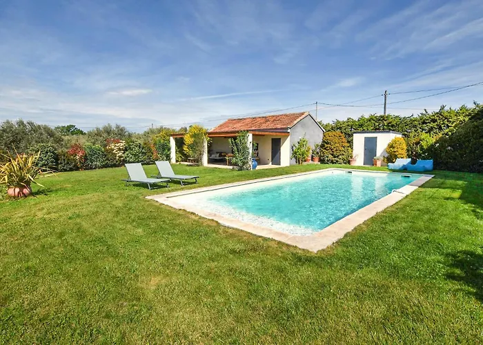 Stunning Home In Pernes-Les-Fontaines