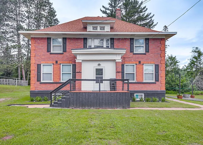 Spacious Home In Ramsay: 9 Smart Tvs + Pool Table!