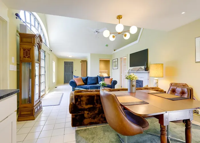 Shared Hot Tub: Historic Cottage, Walk To Elm Park