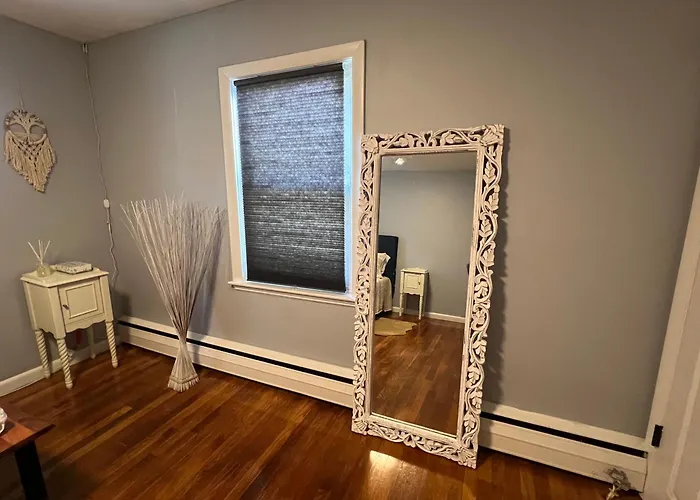 Peaceful 1Br Easy Commute, Urban Suburban Mix Feel In Boston