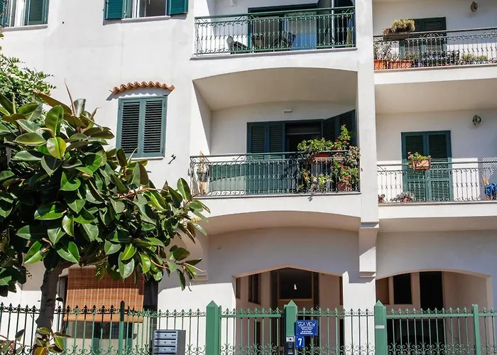 Sea View Deluxe Apartments