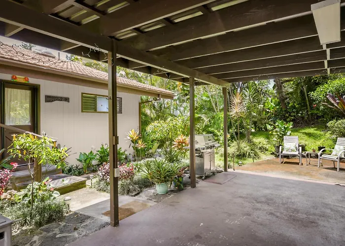 Experience Ocean Views At Hale Mauka, A Spacious 3-Bedroom Retreat In Captain Cook, Hi.
