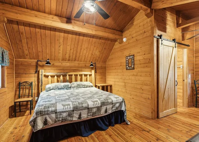 Lost Horse Lodge King Cabin 12
