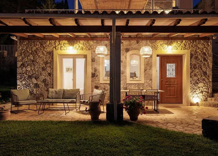 Villa St Nicholas House With Private Heated Pool