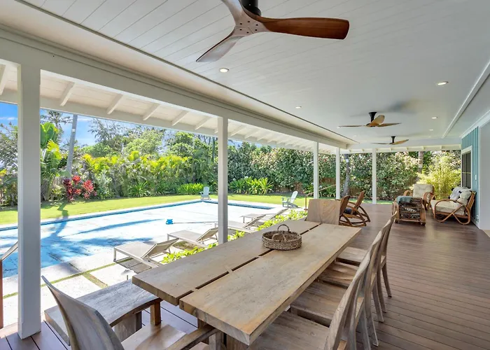 Gorgeous Renovated 1937 Plantation Style Beach House 50 Steps To The Center Of The Beach Home