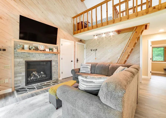 Bellaire Ski Condo: 1 Mi To Summit Mountain!