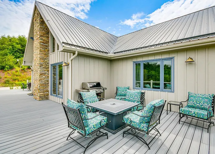 Nebo Home W/ Hot Tub: Wheelchair Accessible