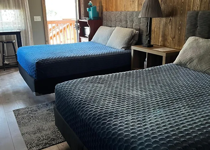 Parkway Yellowstone Guest House Room #2