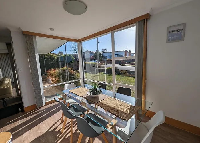 Devonport'S Relax At Manning