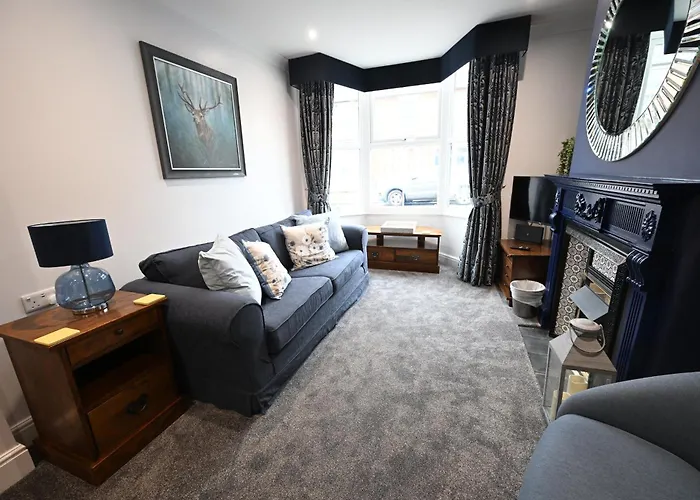 Wisteria Cottage Town Centre Free Parking