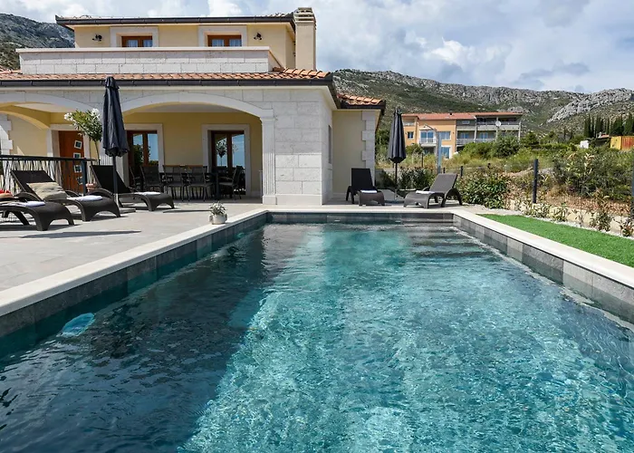 Holiday Villa Perla