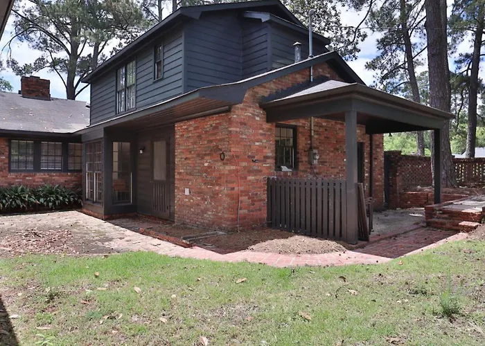 Group Getaway 6Br Near Fort Benning Huge Kitchen Private Yard
