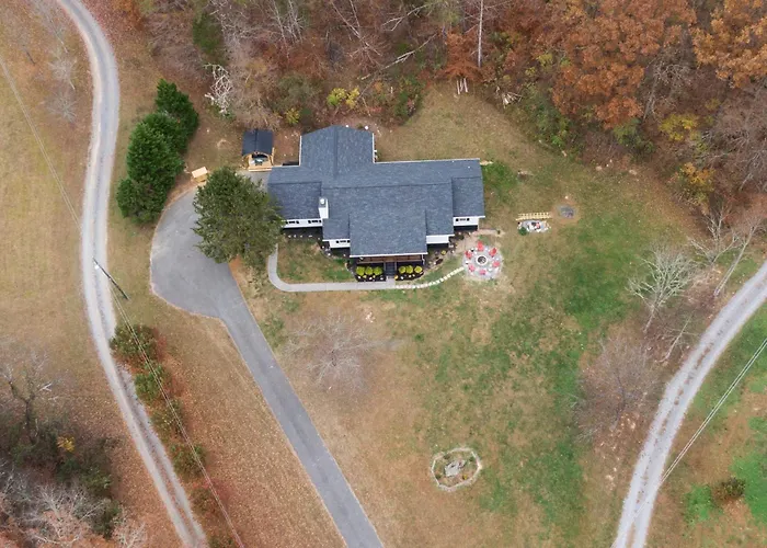 The Ultimate Smoky Mountain Escape! Game Room, Theater, Hot Tub, Fire Pit & The Ultimate In Luxury Living - Close To All Major Top Attractions