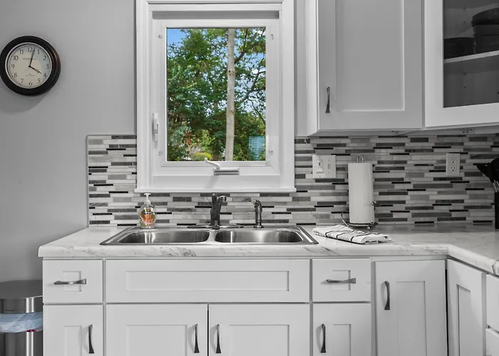 Charming Duplex On Main