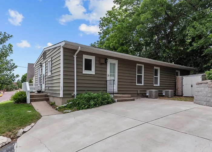 Charming Duplex On Main