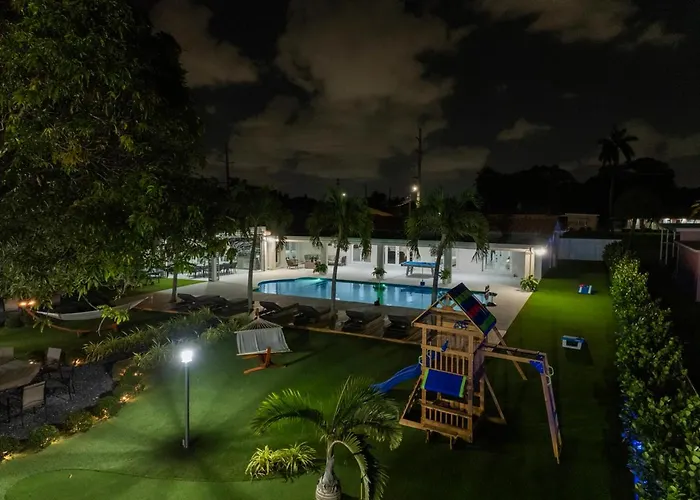 Exclusive Retreat Poolside Oasis And Entertainment L49