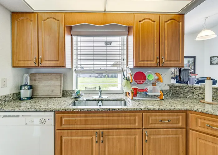 Port Charlotte Home ~ 3 Mi To Beach & Harbor!