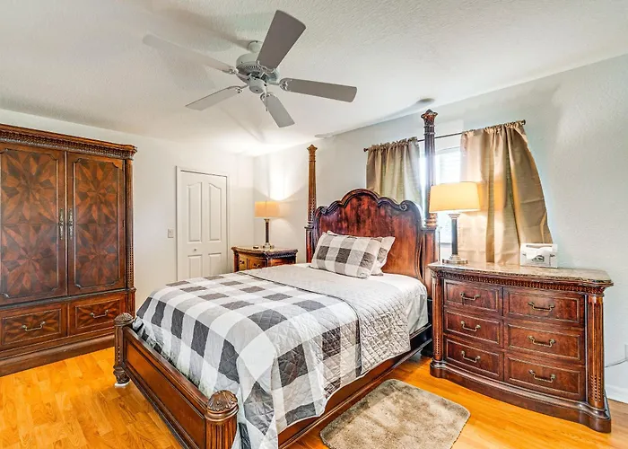 Port Charlotte Home ~ 3 Mi To Beach & Harbor!