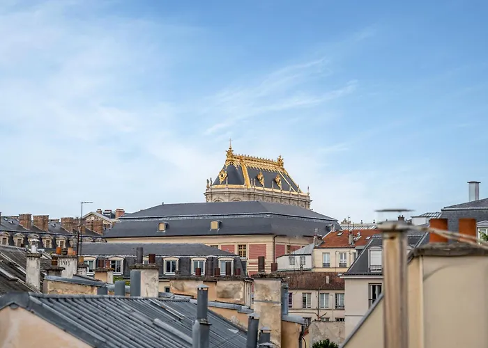 Le Versailles Soleil Classe 3 Etoiles Charme & Vue Chapelle Royale
