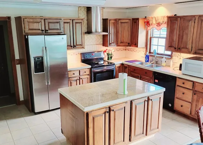 Entire Home In Golf Community - 5 Furnished Bedrooms