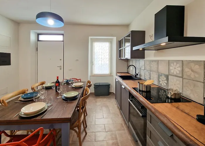 Pola Rooms - Holiday Home By Host Hero
